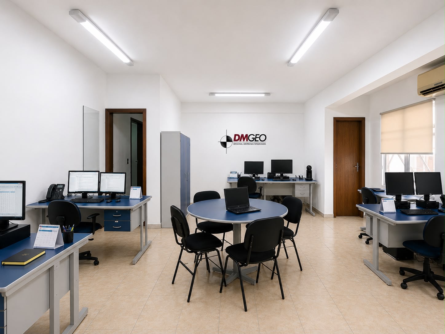 Escritório da sede administrativa da DMGEO